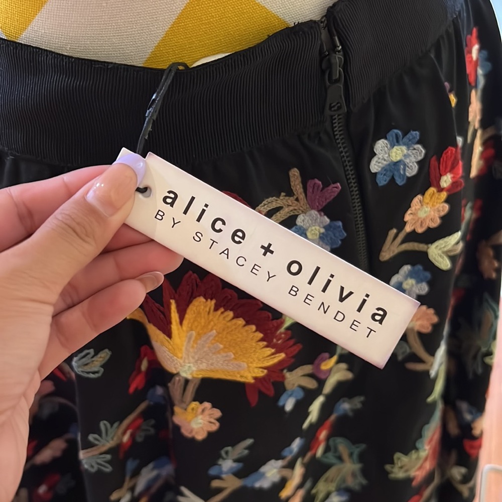 Alice and Olivia skirt size 8 - Picture 4 of 4